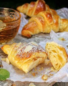 Resep Croissant Asli Renyah Lembut