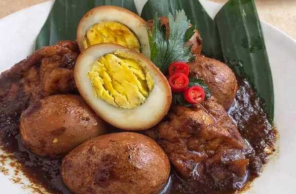 1. Resep Semur Telur Tahu Kecap Bango Simple