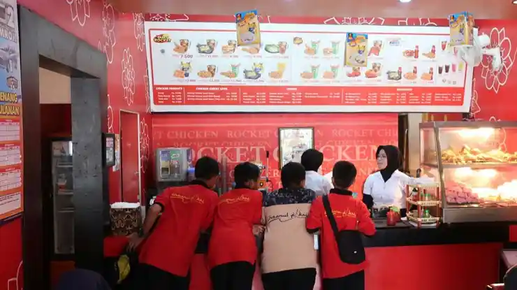 jam buka rocket chicken