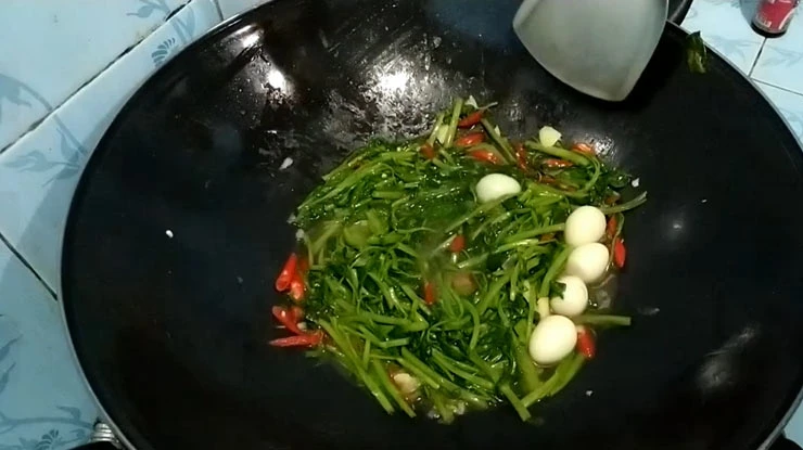 Cara Memasak Cah Kangkung Saus Tiram Telur Puyuh Ala Restoran