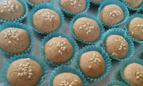 Kue Kering Kacang Mangkuk Kertas