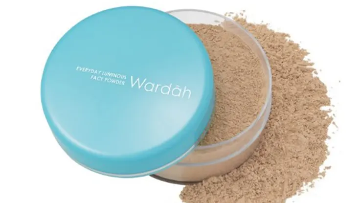 13. Wardah Luminous Face Powder