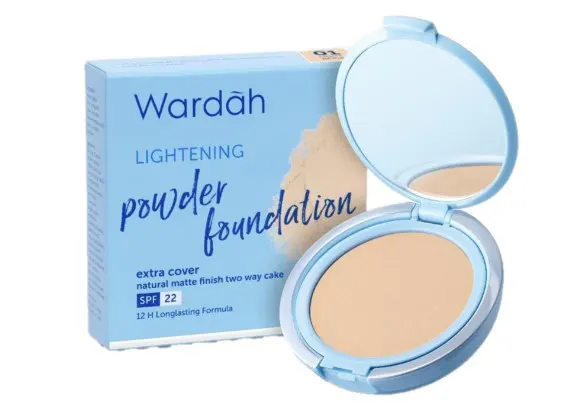 9. Wardah Lightening Powder Foundation Extra Cover