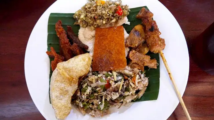 Menu Favorit Babi Guling Pak Malen