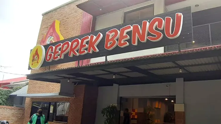 Tentang Geprek Bensu