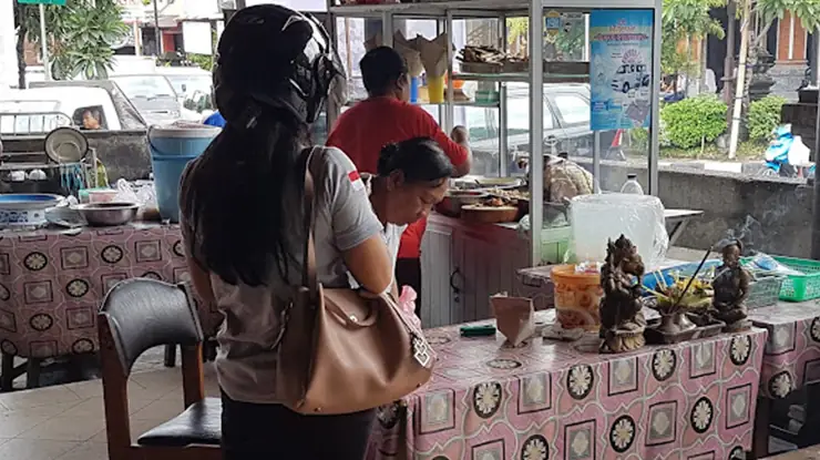 Ulasan Pelanggan Warung Makan Babi Guling Dodo