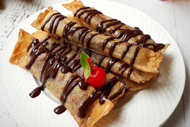 11. Pisang Cokelat