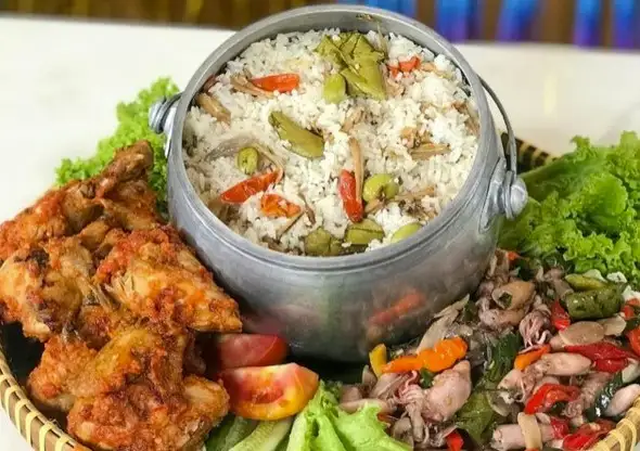 3. Nasi Liwet Khas Sunda