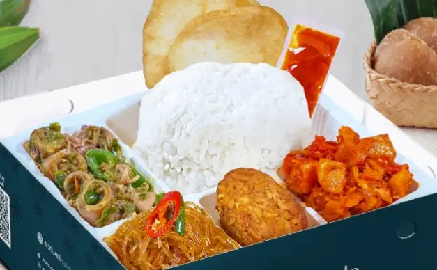 4. Nasi Kotak Selamatan dengan 4 Macam Lauk