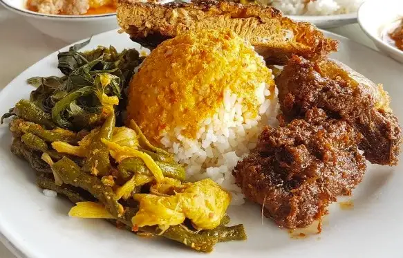 6. Nasi Rendang, Menu Nasi Box Untuk Acara 4 Bulanan