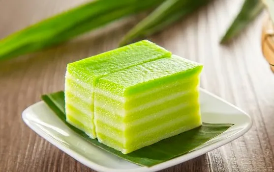 8. Kue Lapis atau Bolu