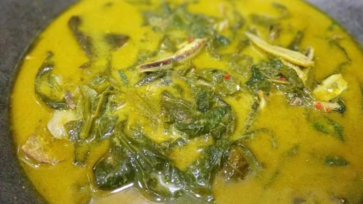 Gulai Daun Ubi Taburan Teri