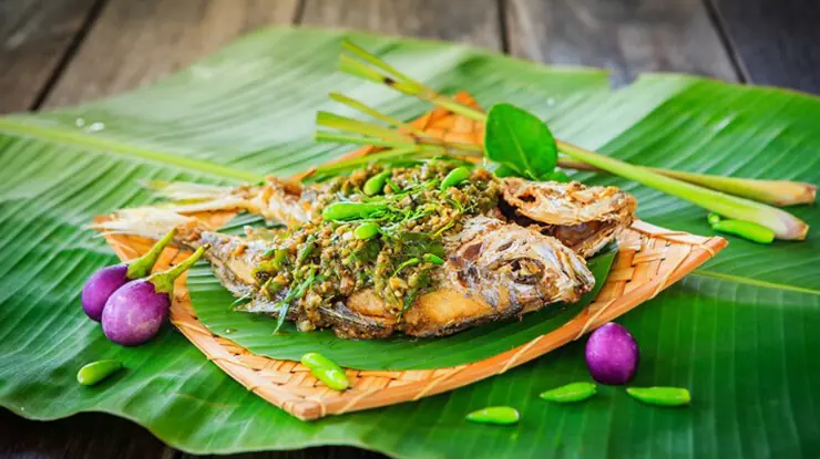 Resep Ikan Nila Bumbu Kuning Kemangi