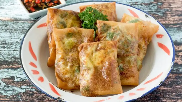 Tips Membuat Martabak Telur Kulit Lumpia yang Renyah