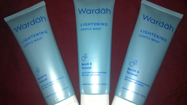 Wardah Lightening Gentle Wash