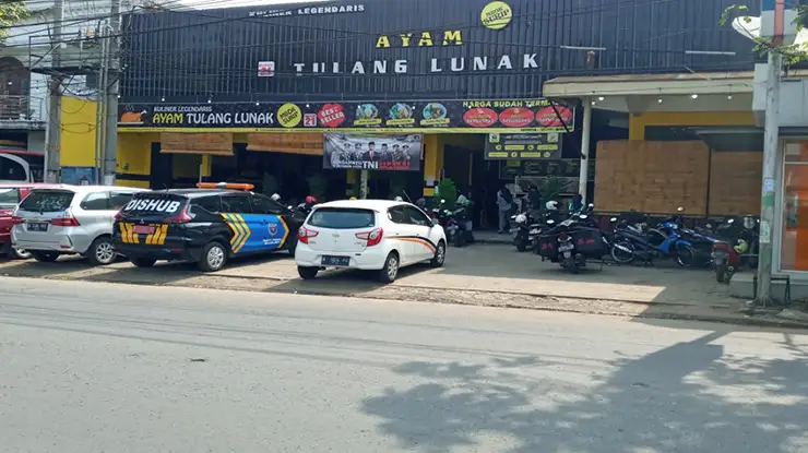 Harga Menu Ayam Tulang Lunak Mbok Surip