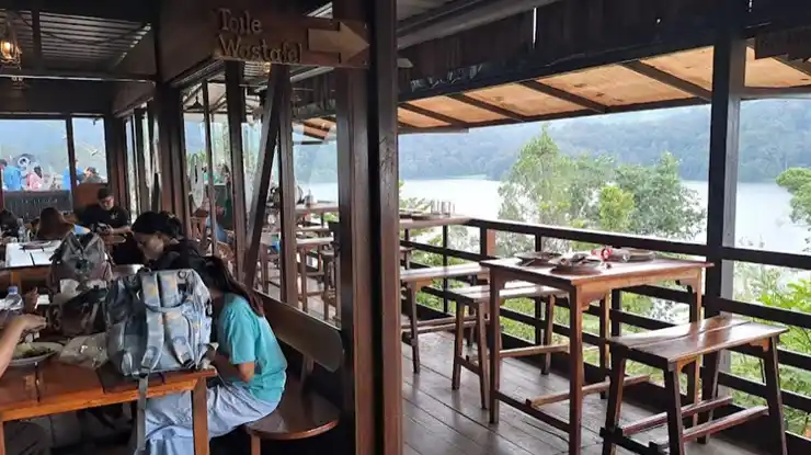 Jam Operasional Pinisi Resto Ciwidey