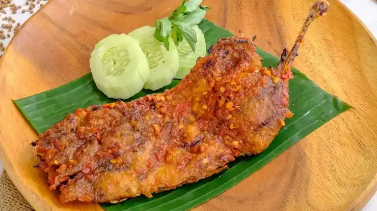 Menu Makanan Favorit Ayam Tulang Lunak Hayam Wuruk Jogja