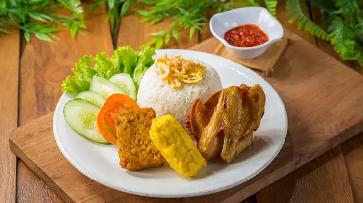 Nasi Ayam Goreng Menu Tahlilan 40 Hari