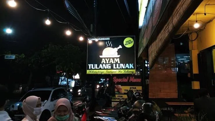 Ulasan Warung Ayam Tulang Lunak Mbok Surip